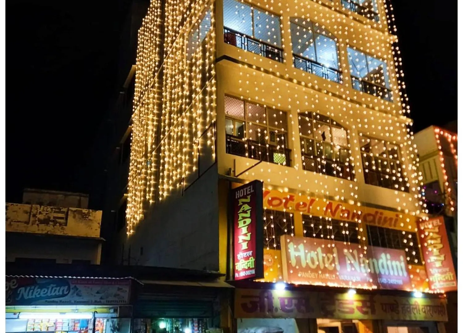 Hotel #Nandini # Varanasi ! Near Kashi Vishwanath Temple And Ganga Arti Ghat - Fully Air Conditioned Rooms With Free Wi-Fi - Room Service - Free Parking Available - Best Seller Hotel In Varanasi
