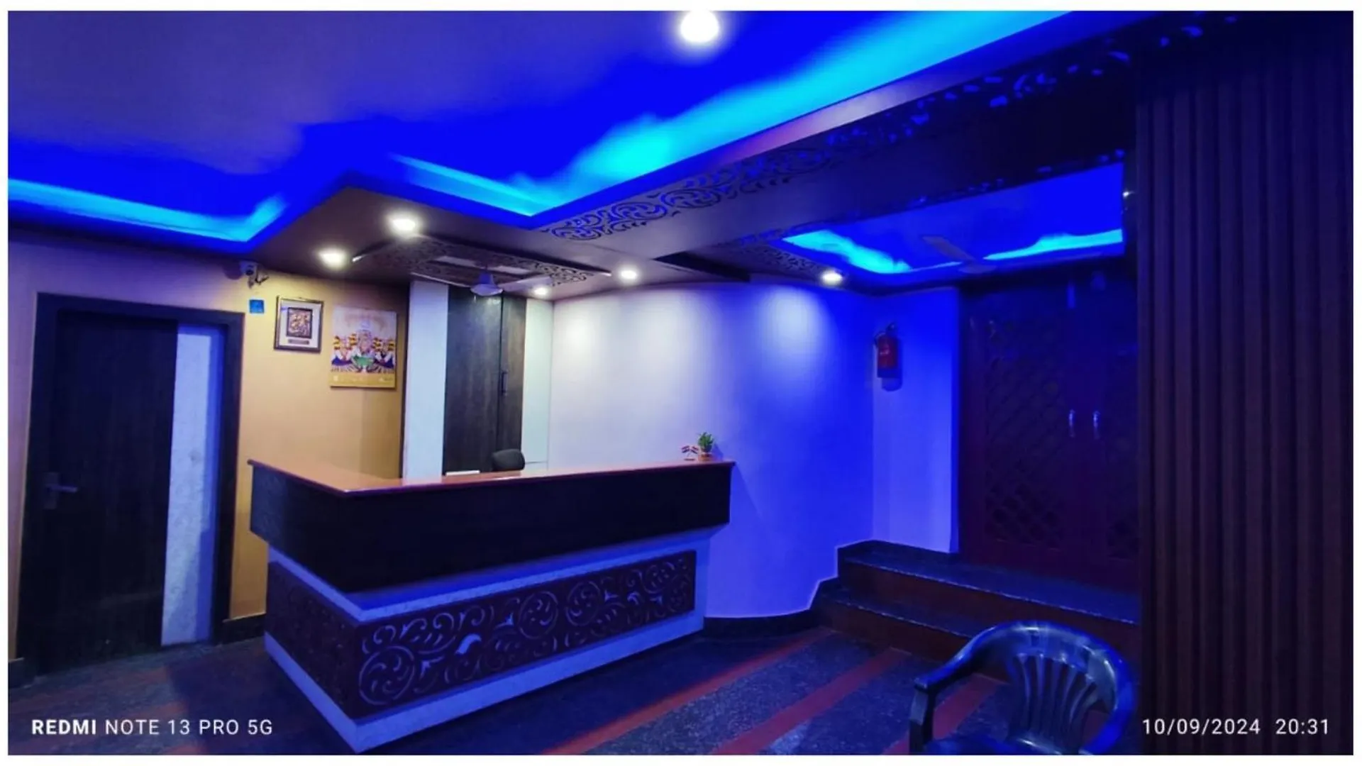 Hotel #Nandini # Varanasi ! Near Kashi Vishwanath Temple And Ganga Arti Ghat - Fully Air Conditioned Rooms With Free Wi-Fi - Room Service - Free Parking Available - Best Seller Hotel In Varanasi 4*,  Индия