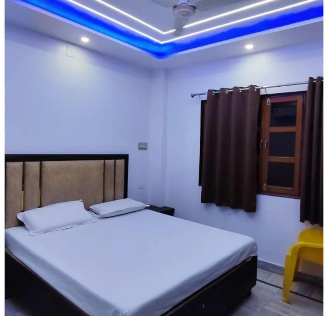 Hotel #Nandini # Varanasi ! Near Kashi Vishwanath Temple And Ganga Arti Ghat - Fully Air Conditioned Rooms With Free Wi-Fi - Room Service - Free Parking Available - Best Seller Hotel In Varanasi